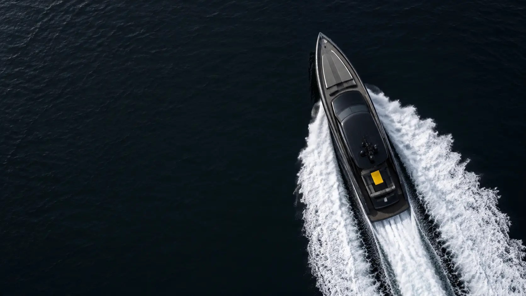 Motoryacht aus der Luft